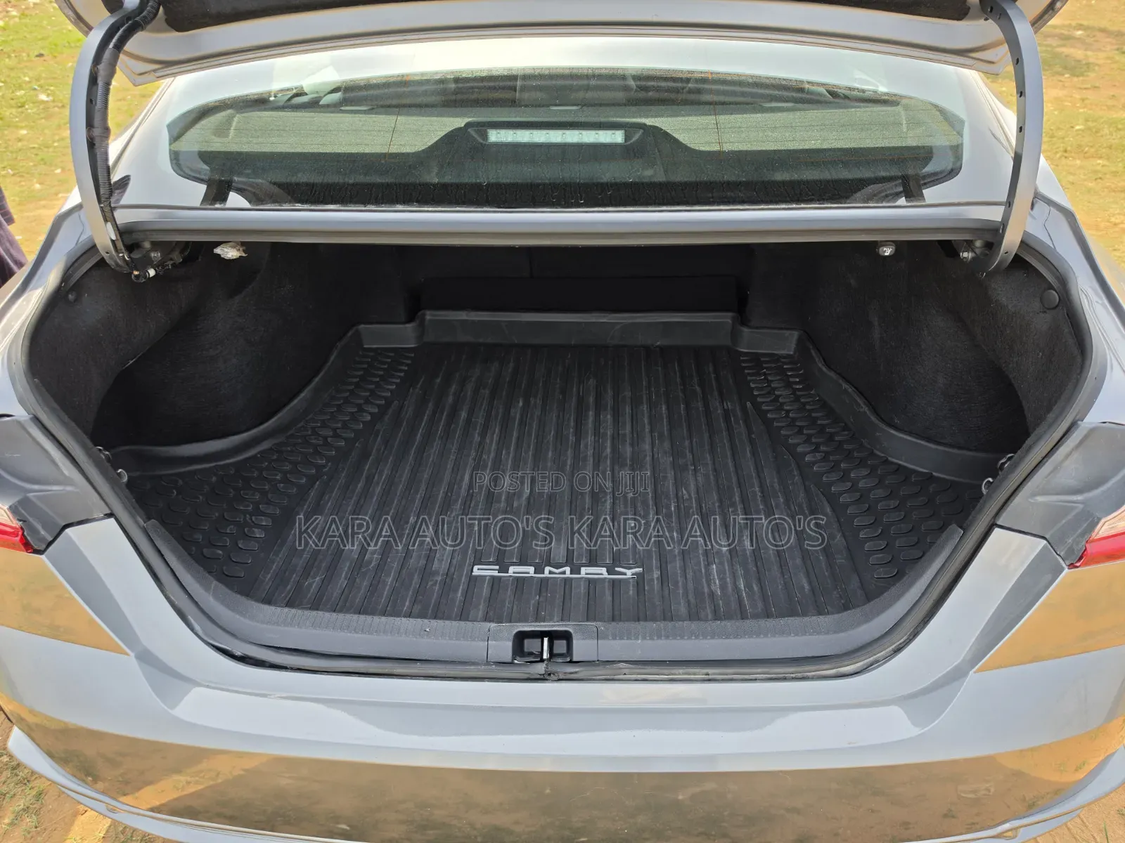 Toyota Camry SE 2025 Gray