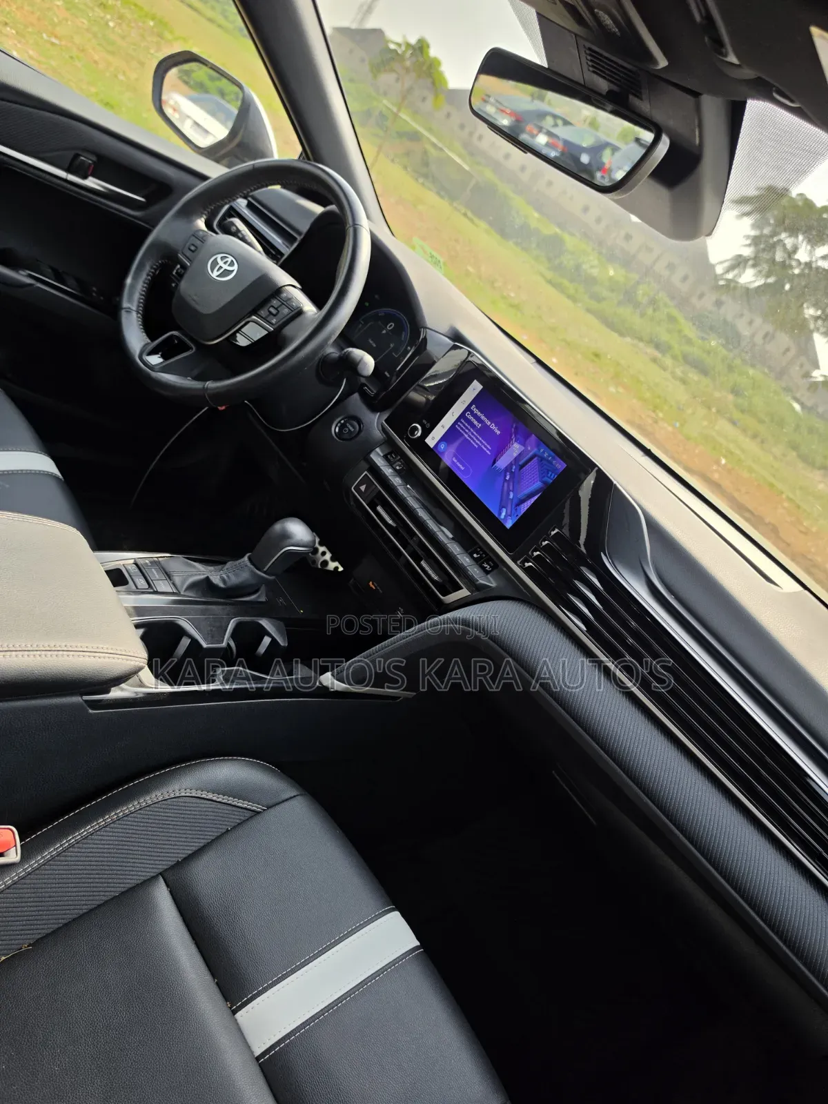 Toyota Camry SE 2025 Gray