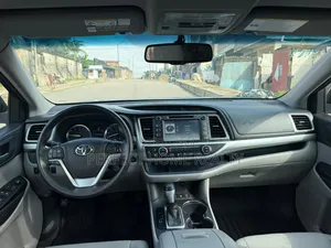 Toyota Highlander 2015 Blue