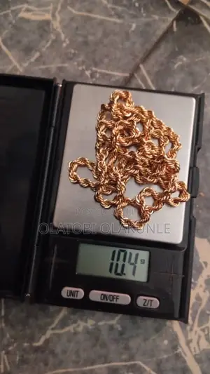 10.4 Gram 18karat Gold Neck Twist Chain