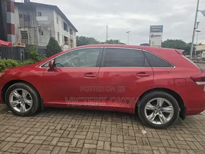 Toyota Venza V6 2010 Red