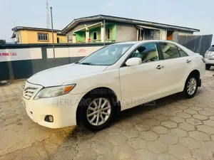 Toyota Camry XLE V6 4dr Sedan (3.5L 6cyl 6A) 2011 White