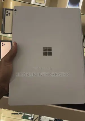 New Laptop Microsoft Surface 8GB Intel Core i7 SSD 256GB
