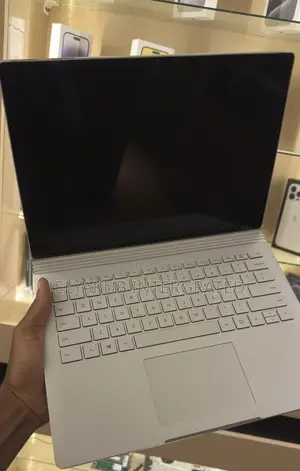 New Laptop Microsoft Surface 8GB Intel Core i7 SSD 256GB