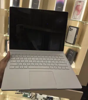 New Laptop Microsoft Surface 8GB Intel Core i7 SSD 256GB