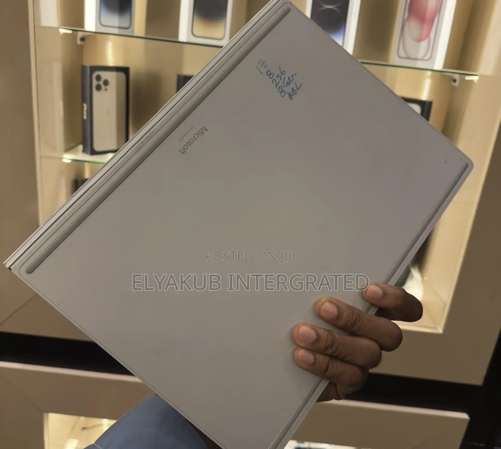 New Laptop Microsoft Surface 8GB Intel Core i7 SSD 256GB
