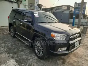 Toyota 4-Runner Limited 4X4 2013 Black
