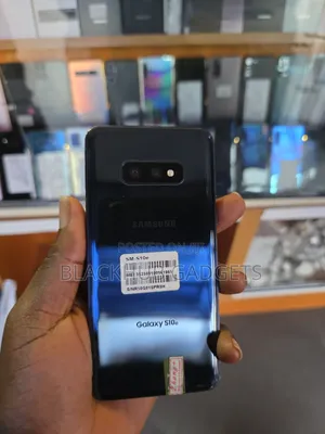 Samsung Galaxy S10e 128 GB Black