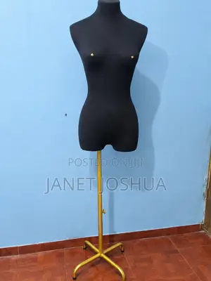 Female Dress Form Mannequin With St