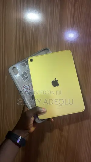Apple iPad Air (2022) 64 GB Yellow