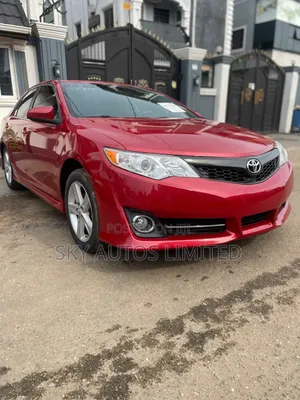 Toyota Camry SE 4dr Sedan (2.5L 4cyl 6A) 2012 Red