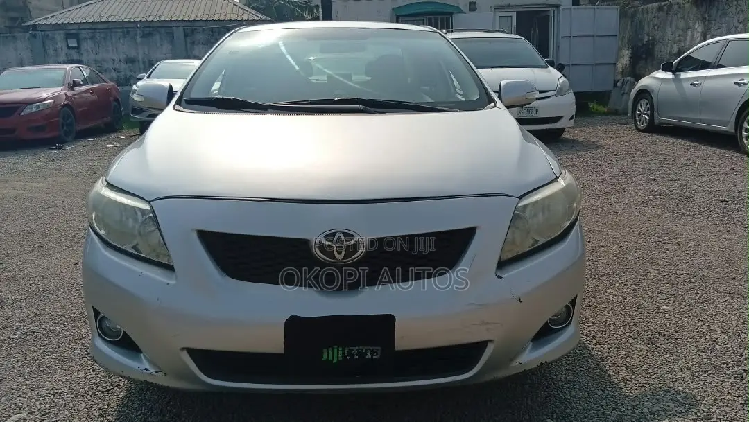 Toyota Corolla 2010 Silver