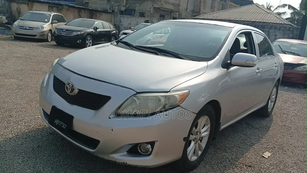 Toyota Corolla 2010 Silver