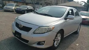 Toyota Corolla 2010 Silver