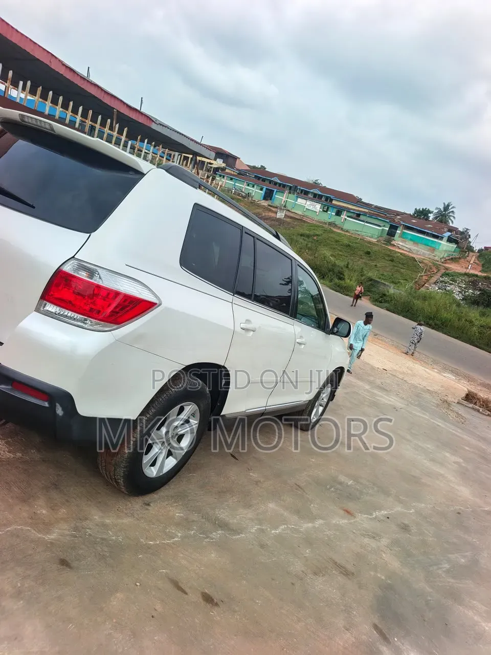 Toyota Highlander SE 2011 White