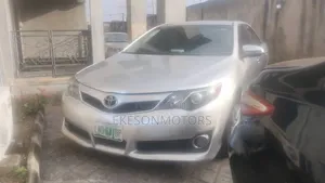 Toyota Camry SE 4dr Sedan (2.5L 4cyl 6A) 2013 Silver