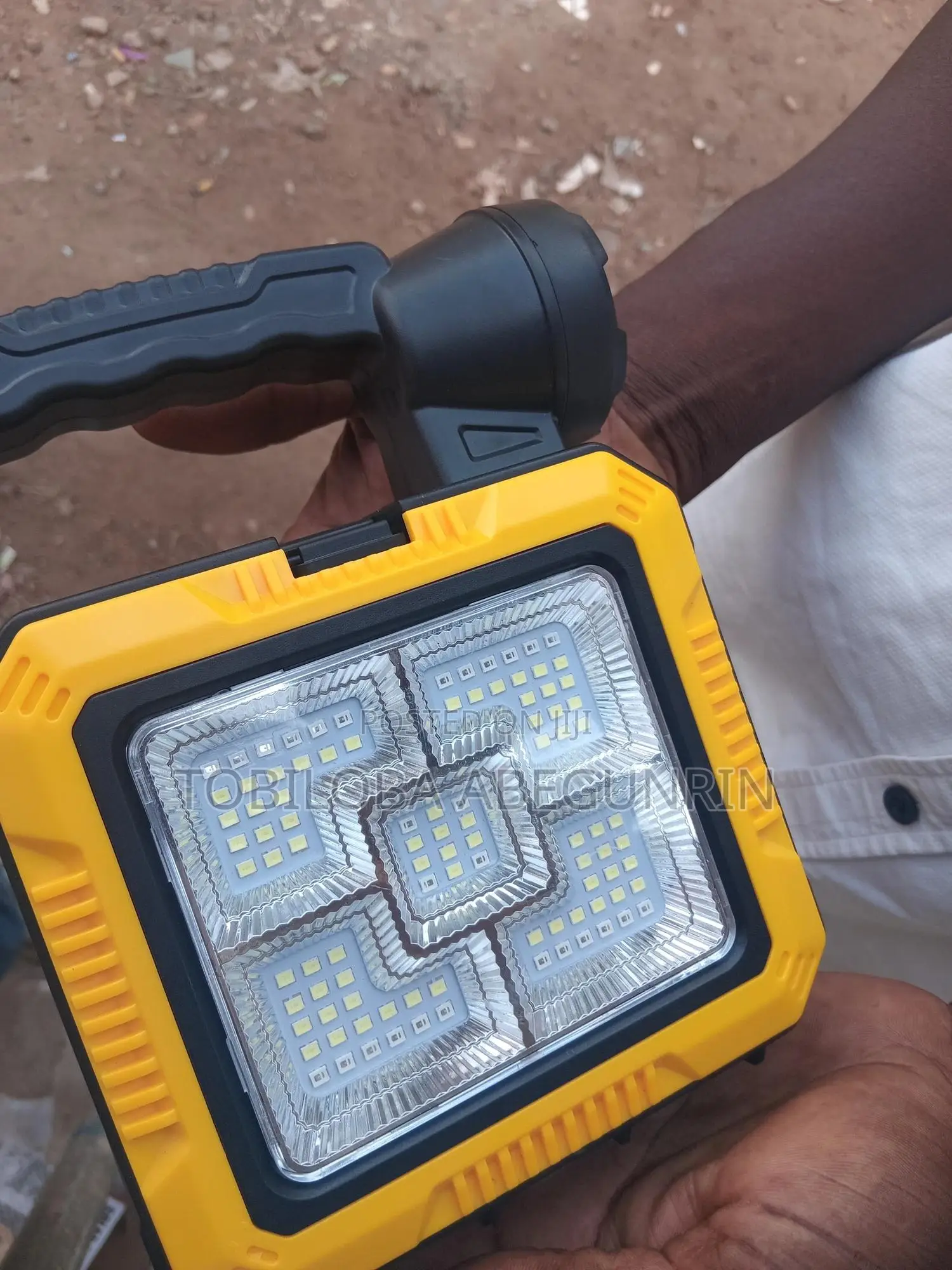 Hot Deal! 4-in-1 Solar Emergency Lamp + Complete Toolbox