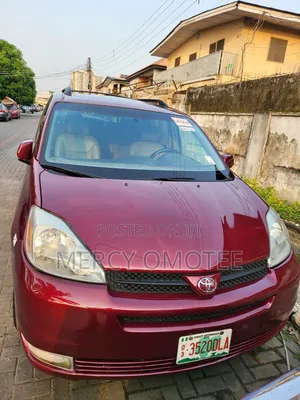 Toyota Sienna XLE Limited 2005 Red