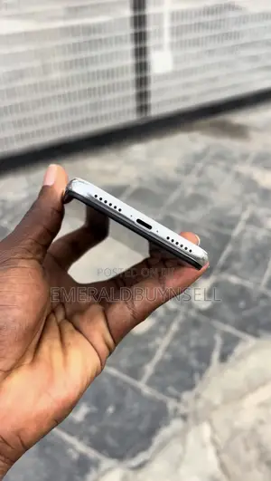Apple iPhone X 64 GB White