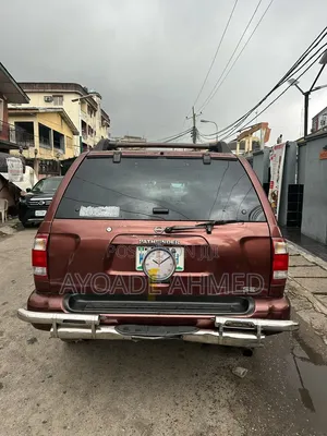 Nissan Pathfinder Automatic 2001 Red