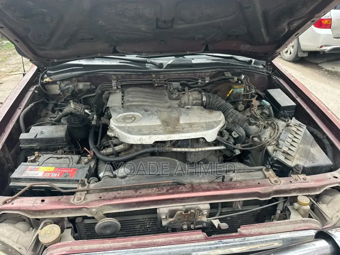 Nissan Pathfinder Automatic 2001 Red