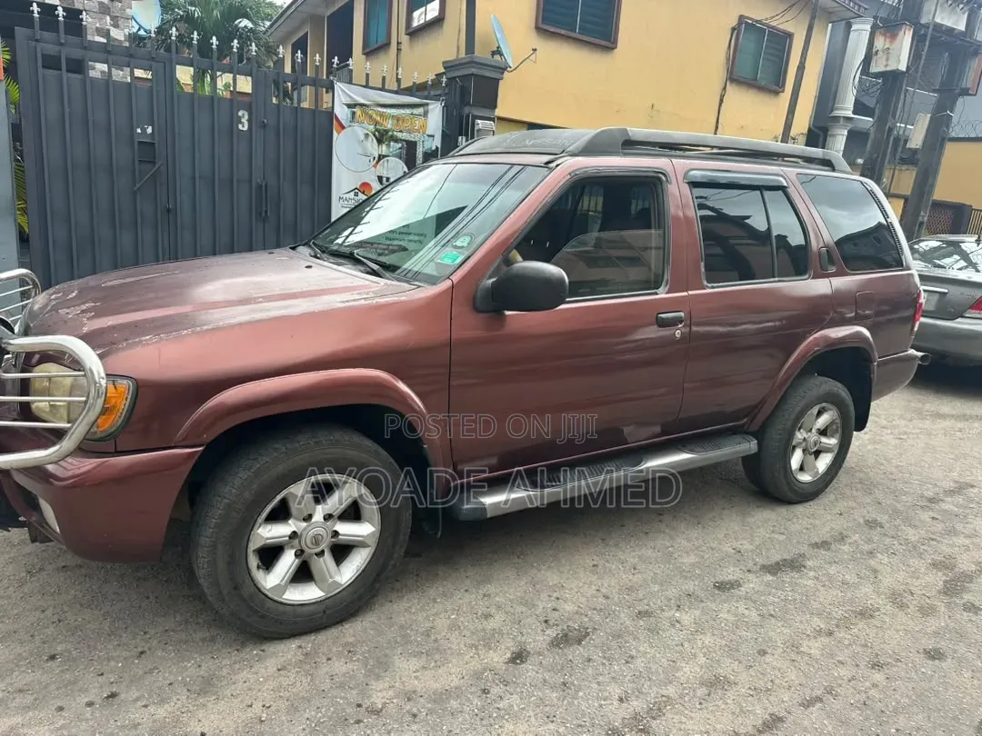 Nissan Pathfinder Automatic 2001 Red