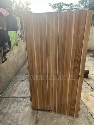 Neatly Used Wardrobe, Only Need Fixing of One Leg