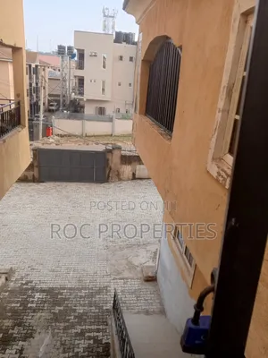 3bdrm Block of Flats in Durumi for rent