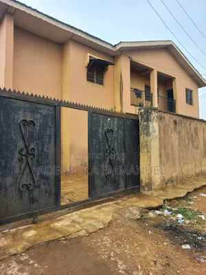 16bdrm Block of Flats in Agoro, Alakia for sale