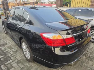 Honda Accord Touring V-6 4dr Sedan (3.5L 6cyl 6A) 2015 Black