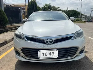 Toyota Avalon XLE Premium 4dr Sedan (3.5L 6cyl 6A) 2015 White
