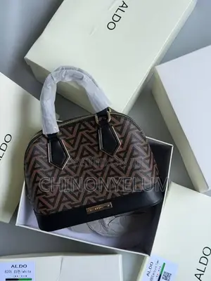 Luxury Designer Handbag – Elegant, Stylish & Premium Quality