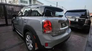 Mini Countryman 2019 Teal