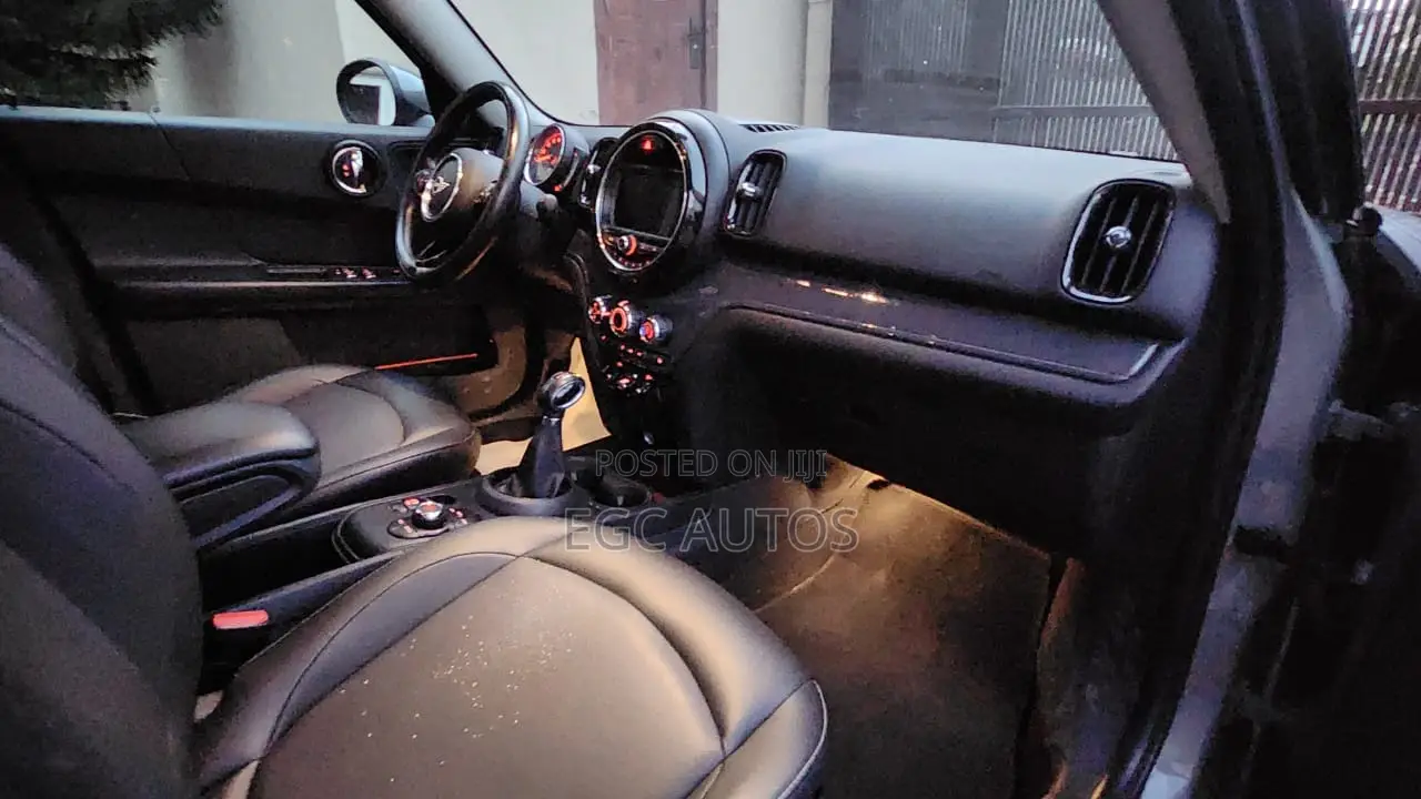 Mini Countryman 2019 Teal