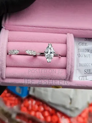 Marquise Cut Mossanite Diamond Stone Ladies Engagement Ring 001