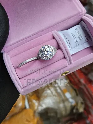 Ladies Mossanite Diamond Stone Silver Bold Wedding Ring 001
