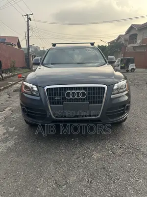 Audi Q5 2.0T Premium Quattro 2011 Gray