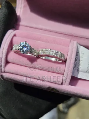 Mossanite Diamond Stone Unique Ladies Wedding Ring 002