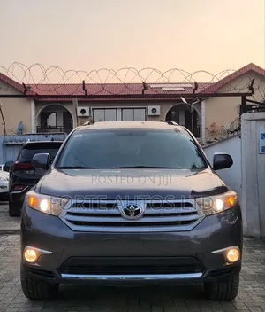 Toyota Highlander Limited 2012 Gray