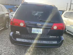 Toyota Sienna 2006 Blue