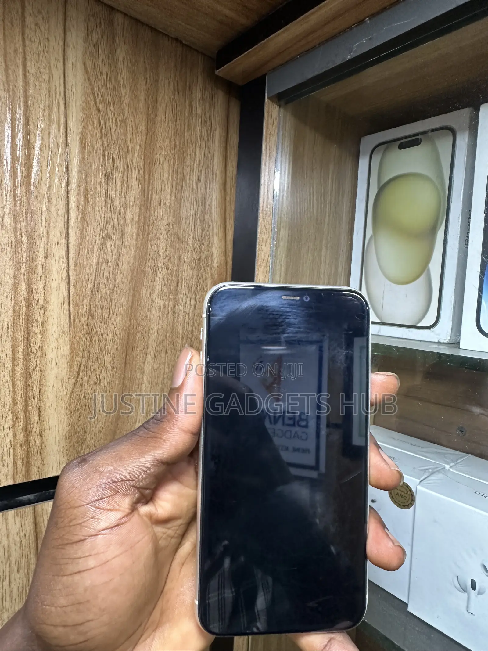 Apple iPhone 11 64 GB White