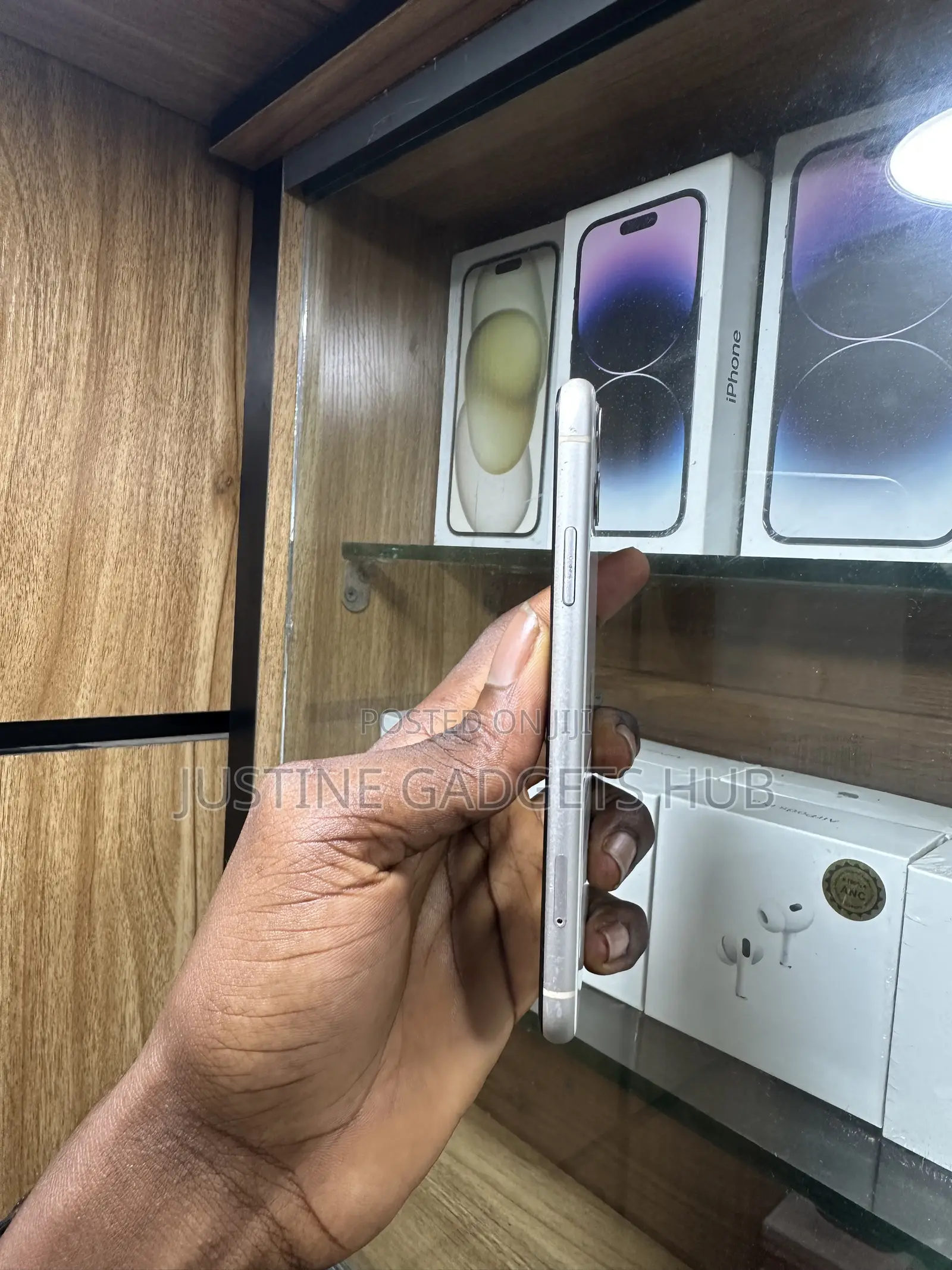 Apple iPhone 11 64 GB White