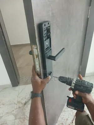 Smart Lock Installer | Fingerprint, Keyless Door & Gate Locks