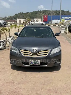 Toyota Camry XLE 4dr Sedan (2.4L 4cyl 5A) 2009 Gray