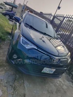Toyota RAV4 2018 Blue
