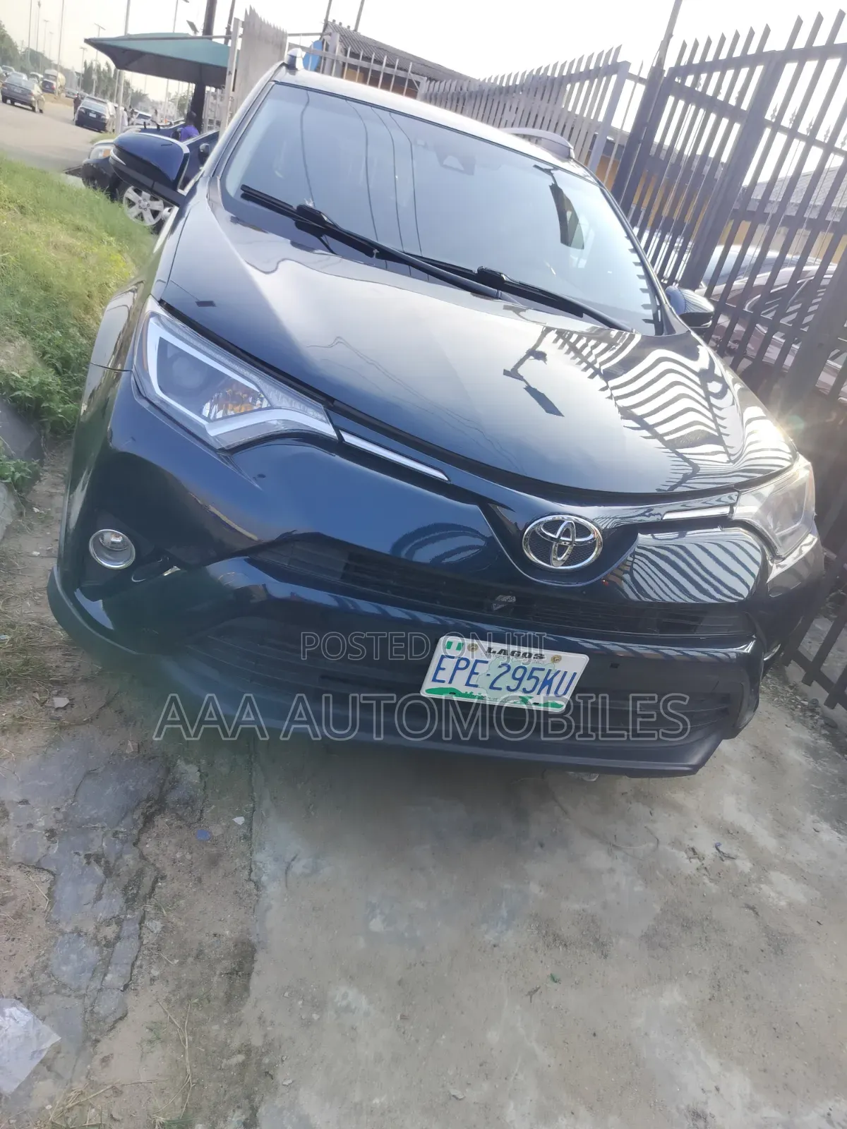 Toyota RAV4 2018 Blue