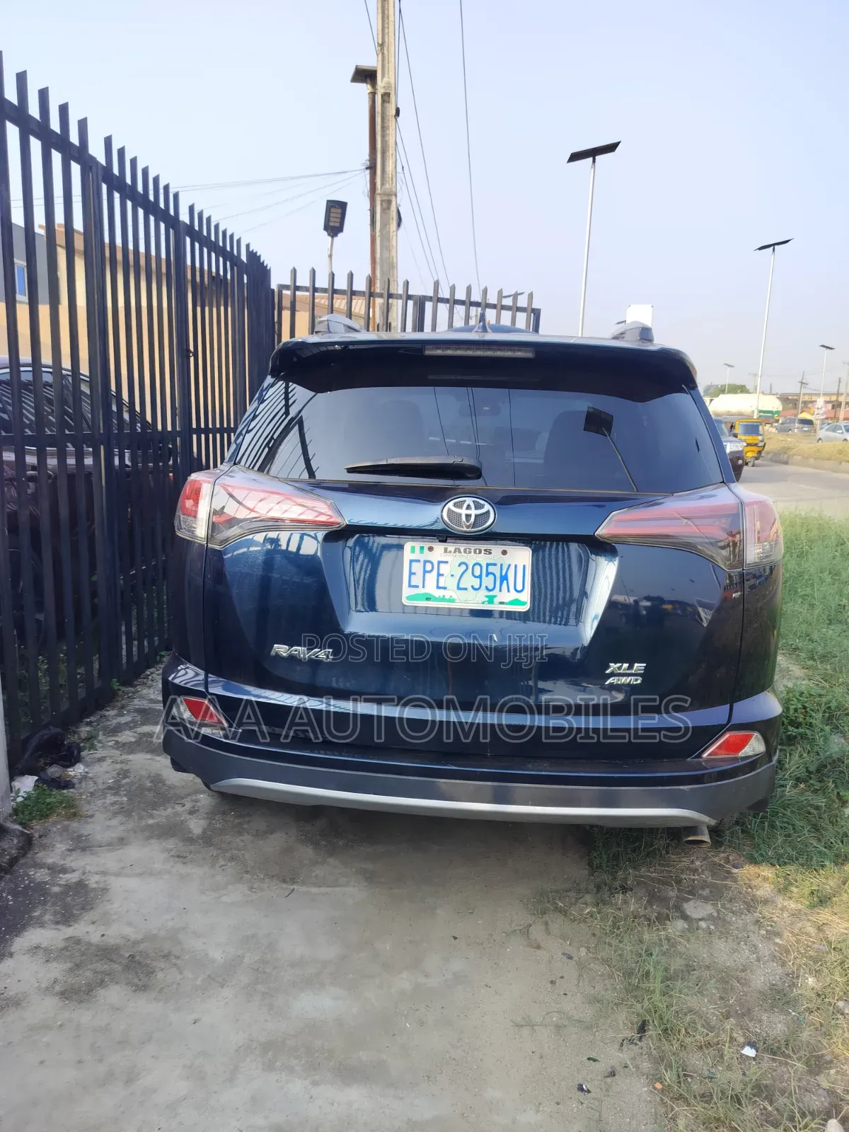 Toyota RAV4 2018 Blue