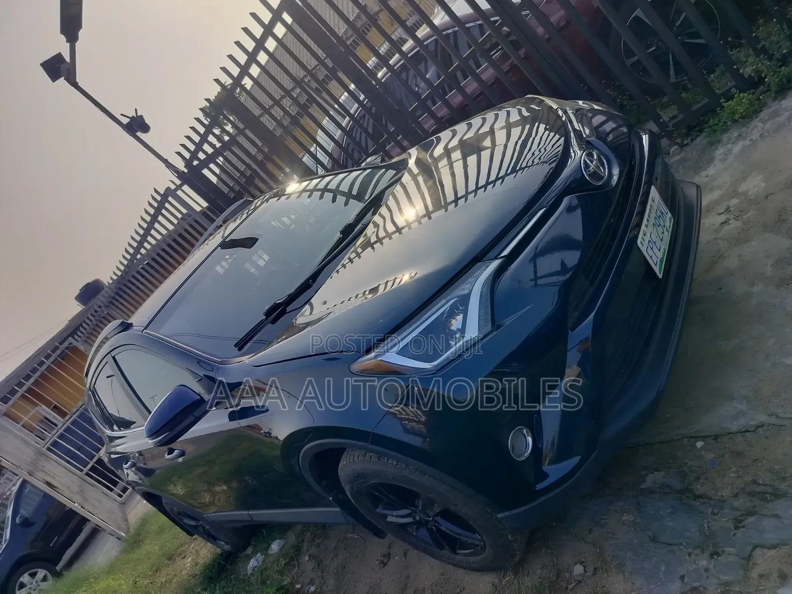 Toyota RAV4 2018 Blue