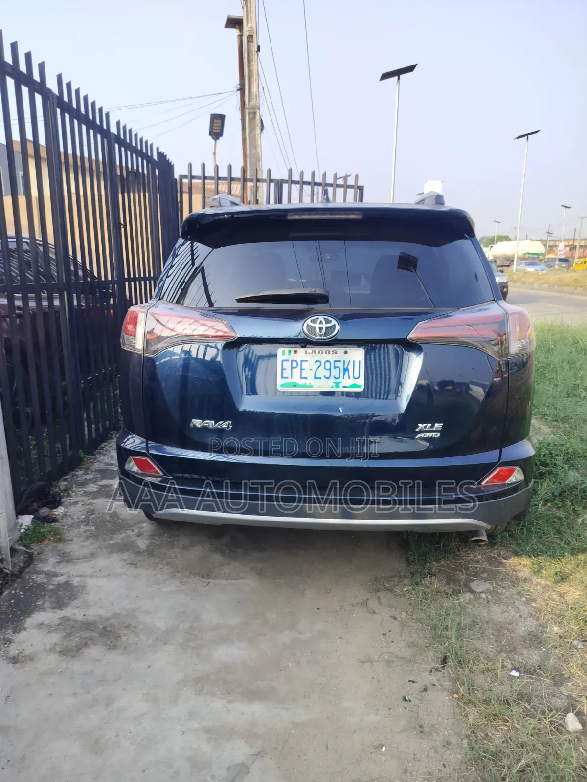 Toyota RAV4 2018 Blue