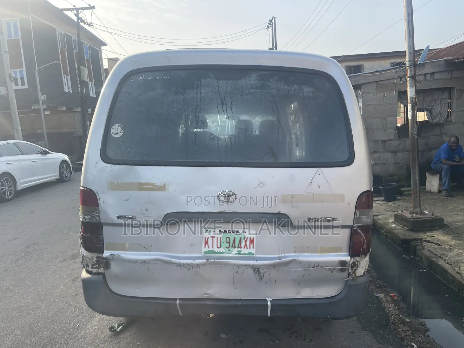 Toyota HiAce 2005 White